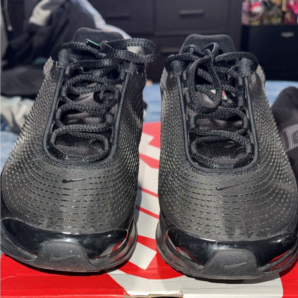 Black Men's Mesh Sneakers
